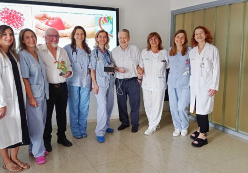 Miembros de la Asociación de Enfermos y Trasplantados de Corazón con el equipo de Insuficiencia Cardiaca y la jefa de Cardiología